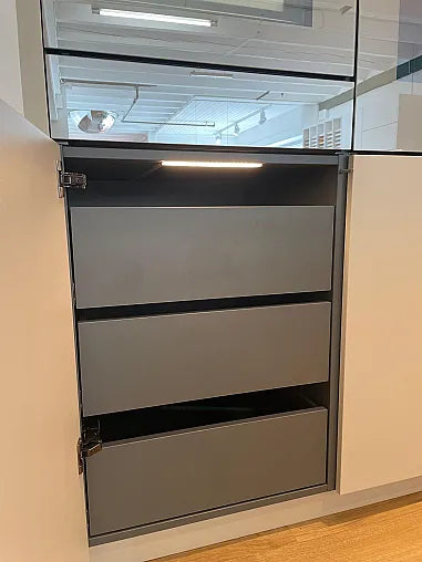 Küchenschrank mit 3 ausziehbaren Schubkästen grau