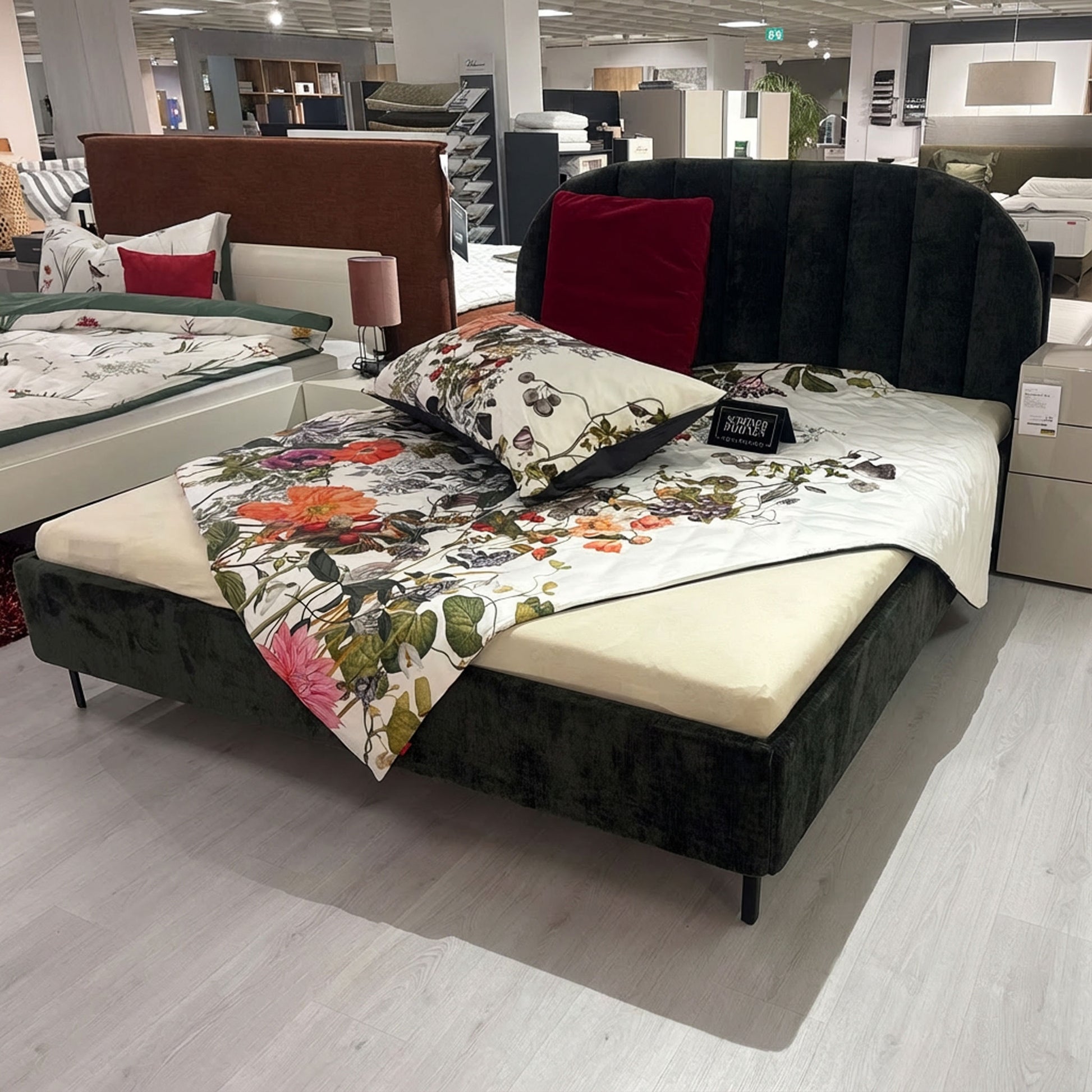 Polsterbett in Ausstellung