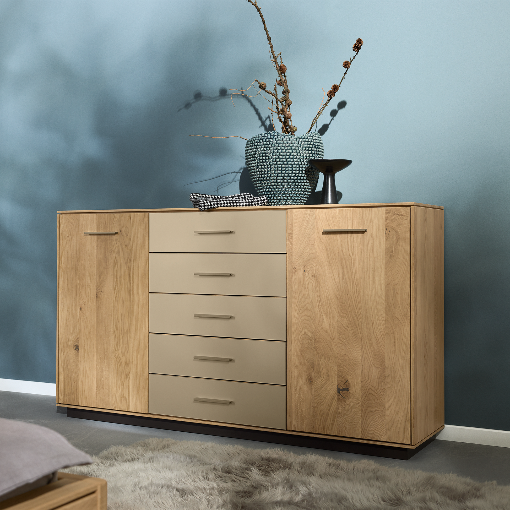 Kommode in Holz und Lack für Schlafzimmer oder Wohnbereich