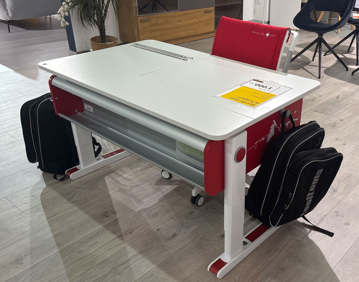 Kinderschreibtisch & Bürostuhl