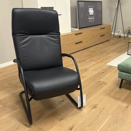 relaxsessel schwarz leder in wohnzimmer