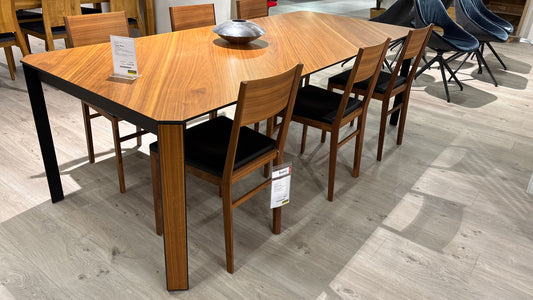 Komplette Tischgruppe Anna