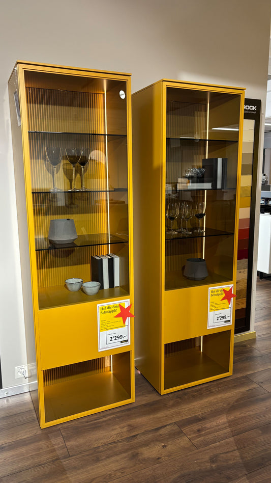 Vitrine Amaya Türanschlag rechts SCHÖNER WOHNEN-Kollektion